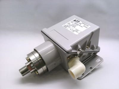 DELTA CONTROLS WS240SY402J04