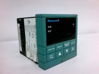 HONEYWELL DC230B-CE-2B-10-0000B00-S0-0