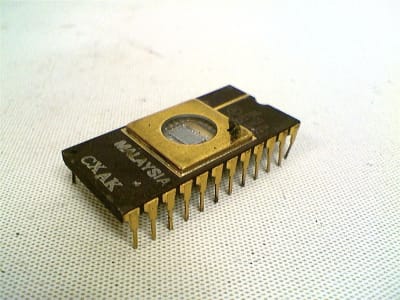 NXP SEMICONDUCTOR MCM2708L