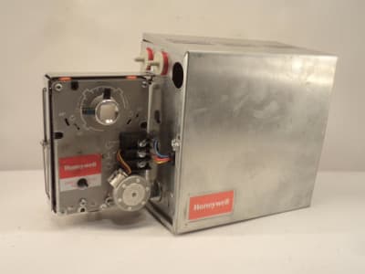 HONEYWELL R7516B-1056-18