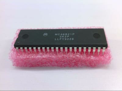 AMERICAN MICROSEMICONDUCTOR MC68B21P