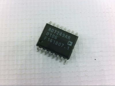 ANALOG DEVICES AD7249AR