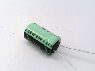 GENERIC CR22U250V