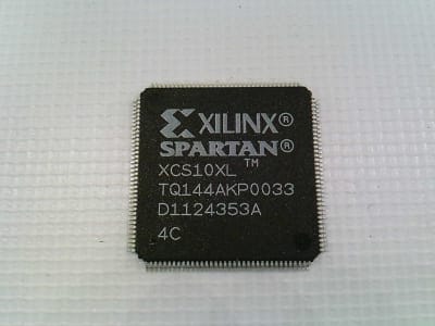 XILINX XCS10XL-4TQ144C