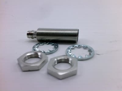 BALLUFF BES 516-325-G-E5-C-S49