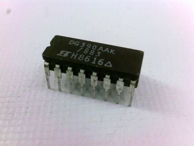 VISHAY DG390AAK/883