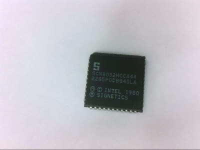 NXP SEMICONDUCTOR SCN8032HCCA44