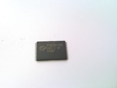 INFINEON CY62256-70ZI