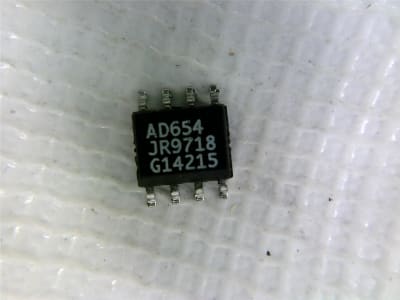 ANALOG DEVICES AD654JR