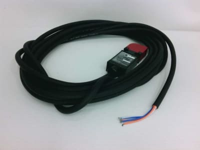 OMRON D4GS-N1R-5