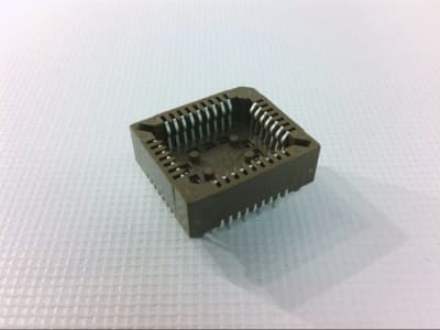 TE CONNECTIVITY 1571540-1