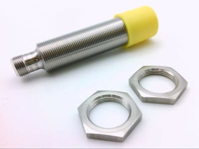 BALLUFF BOS 18E-X-RS20-S4