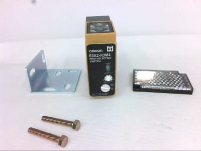 OMRON E3A2-R3M4
