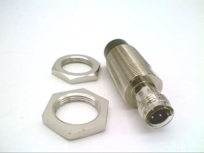 OMRON E2A-M18KN16-M1-C1