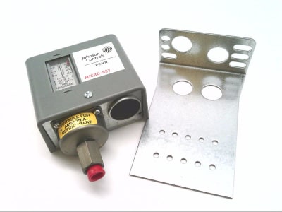 JOHNSON CONTROLS P72CA-18