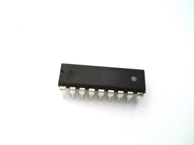 ST MICRO ULQ2803A