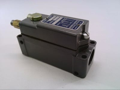 SCHNEIDER ELECTRIC 9007AW22