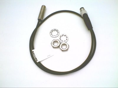 BALLUFF BES 516-324-G-E4-C-S49-00,5