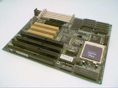 ECS UM8810PAIO
