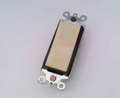 LEVITON 5603-IM
