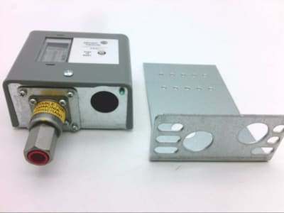 JOHNSON CONTROLS P70KA-7