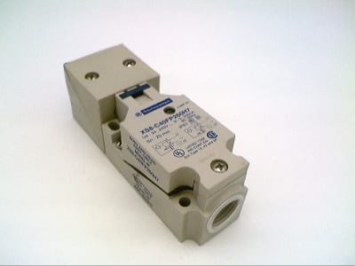 SCHNEIDER ELECTRIC XS8-C40FP260H7