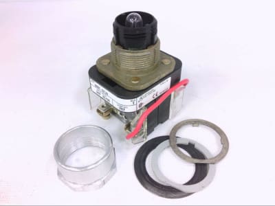 ALLEN BRADLEY 800T-QT24