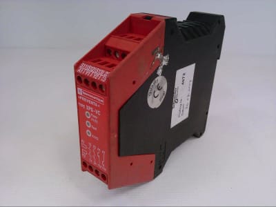 SCHNEIDER ELECTRIC XPSVC1132