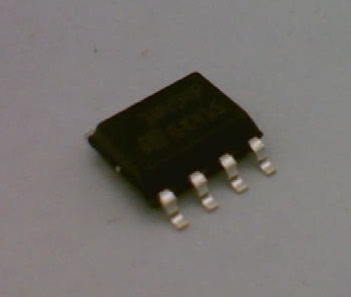 ST MICRO VNS1NV04P-E