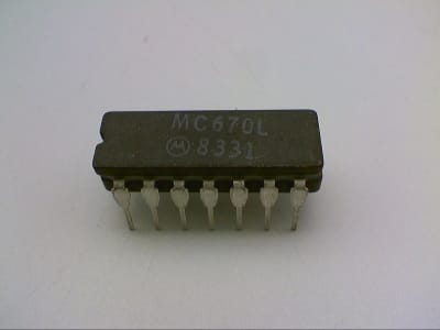 NXP SEMICONDUCTOR MC670L