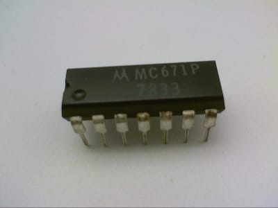 NXP SEMICONDUCTOR MC671P