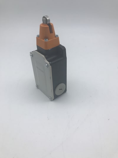 SIEMENS 3SE3-303-0D-Z