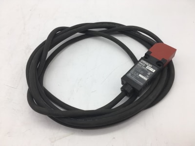 OMRON D4GS-N4T-3