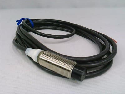 OMRON E2A-M12KN08-WP-C1 2M