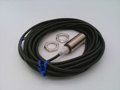 OMRON E2AM18KS05WPB16M