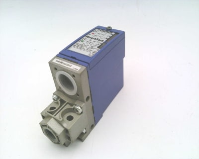 TELEMECANIQUE SENSORS XMLB010A2S12