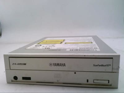 YAMAHA CRW3200