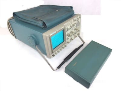 TEKTRONIX 2247A