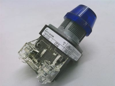 ALLEN BRADLEY 800TC-QH24B