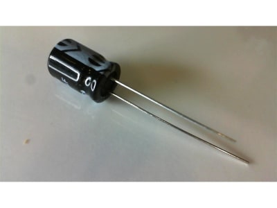 MULTICOMP MCRH35V107M8X11