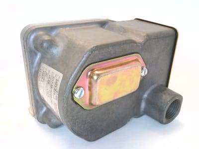 BARKSDALE D1T-M150SS-P2