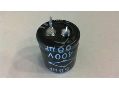 MULTICOMP MCHPR400V686M22X25