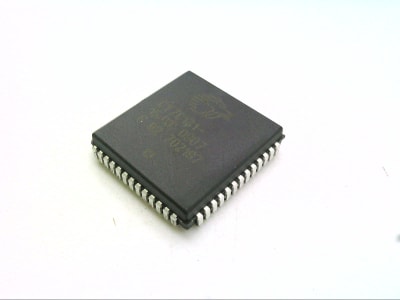 INFINEON CY7C131-15JXC