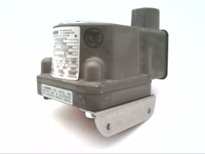 BARKSDALE D1T-M150SS