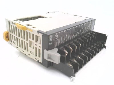 OMRON CJ1W-OC211