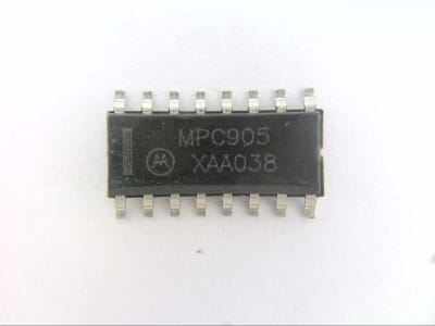 INTEGRATED DEVICE TECHNOLOGY MPC905D