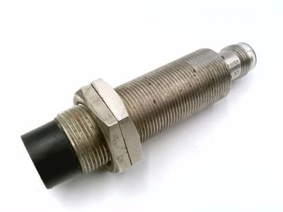 OMRON E2A-M18LN16-M1-B1