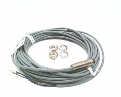 BALLUFF BES 516-383-E4-C-05