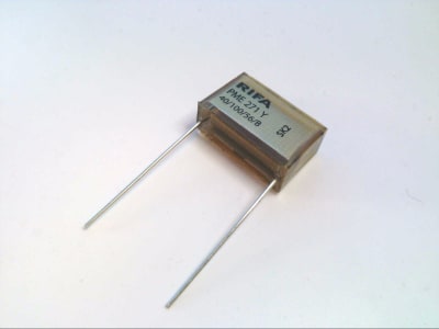 KEMET PME271Y547MR30