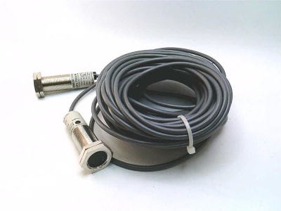OMRON E3F2-7B4-M-8M